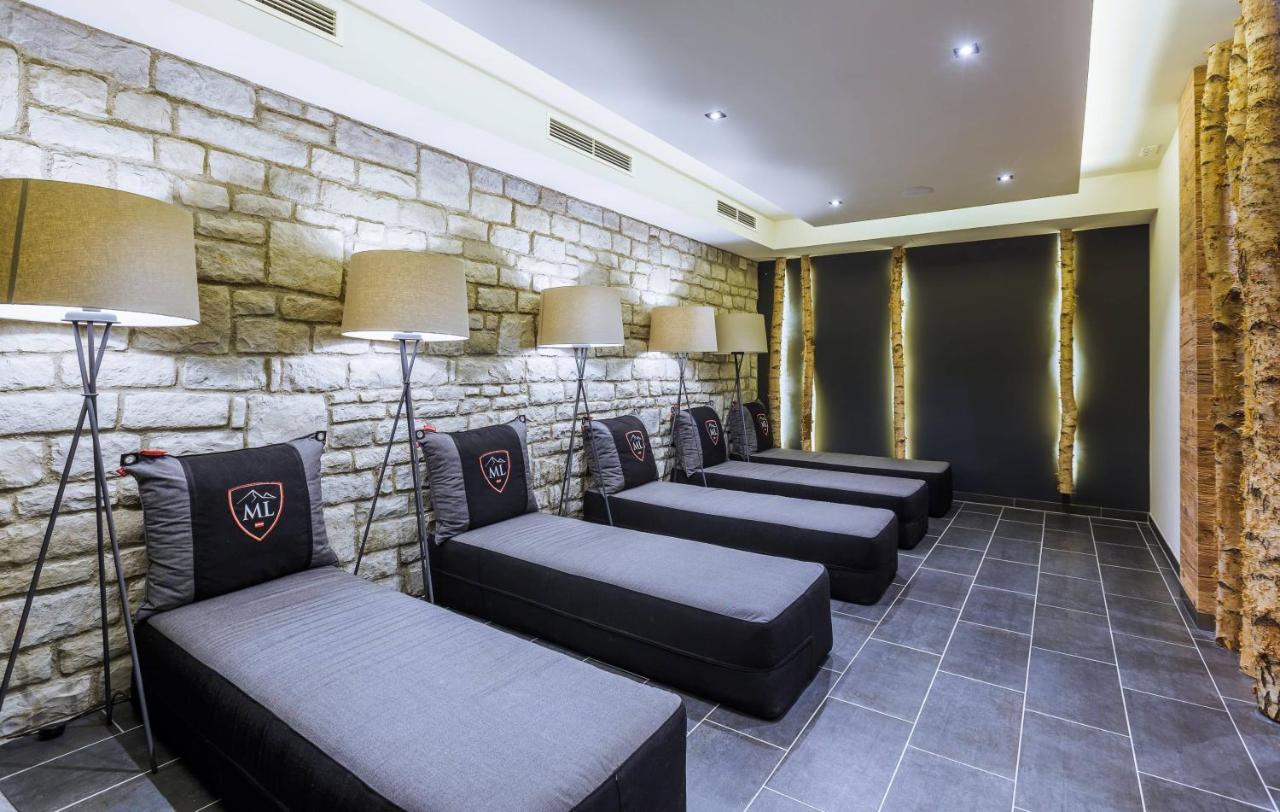 Avenida Mountain Aparthotel